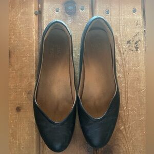 Naturalizer Black flat